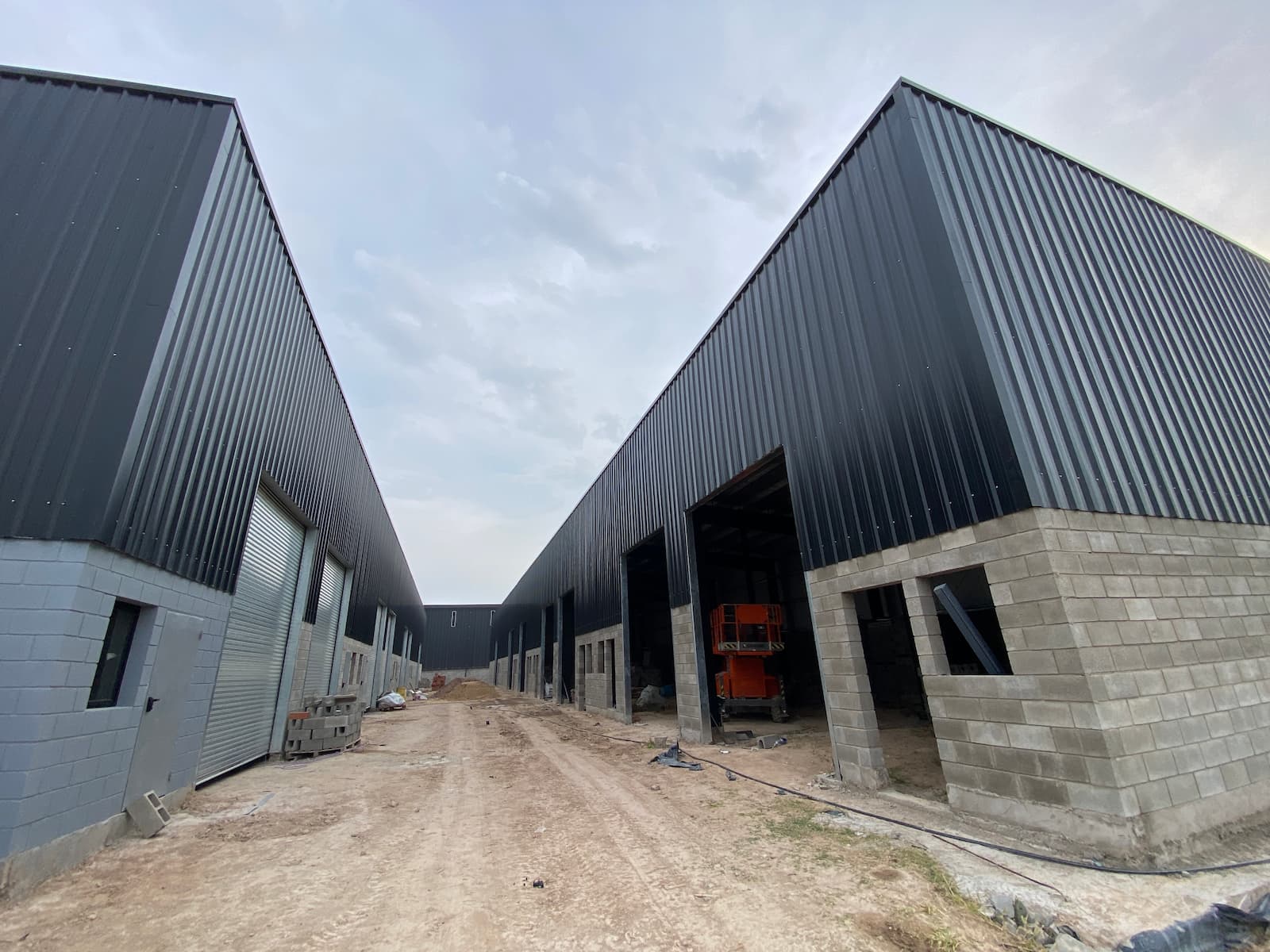 2 naves de 850 m² — Parque Industrial EBAPI